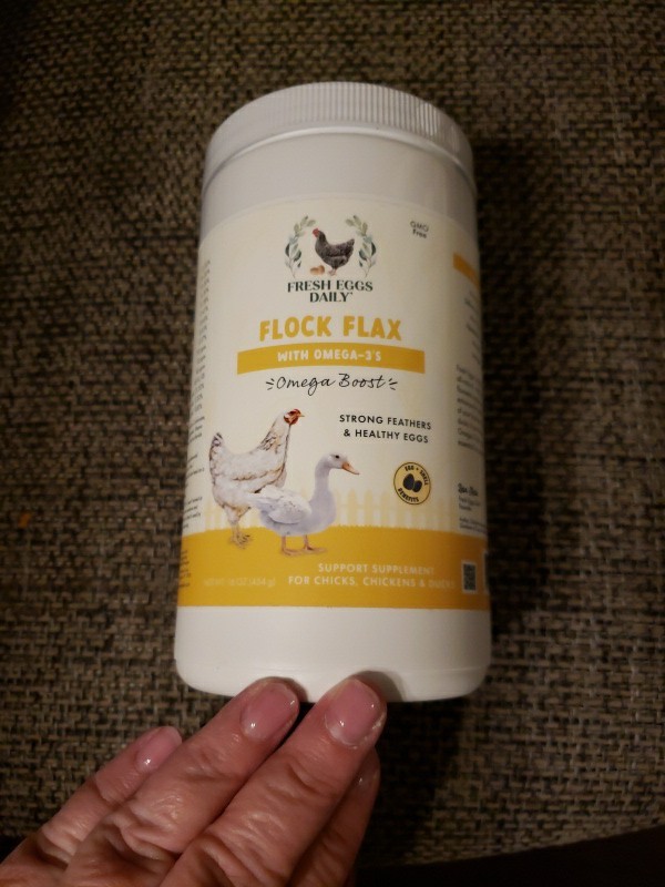 Fresh Eggs Daily Poultry Flock Flax Omega-3 Chicken & Duck Feed Supplement 16 OZ