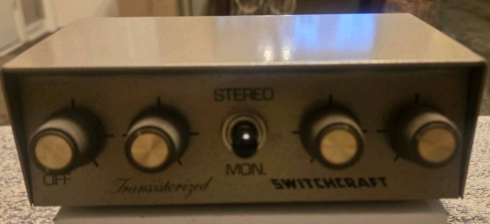 Vintage Switchcraft 306 TR Stereo/Mono Transistor Based Battery Operated Mixer