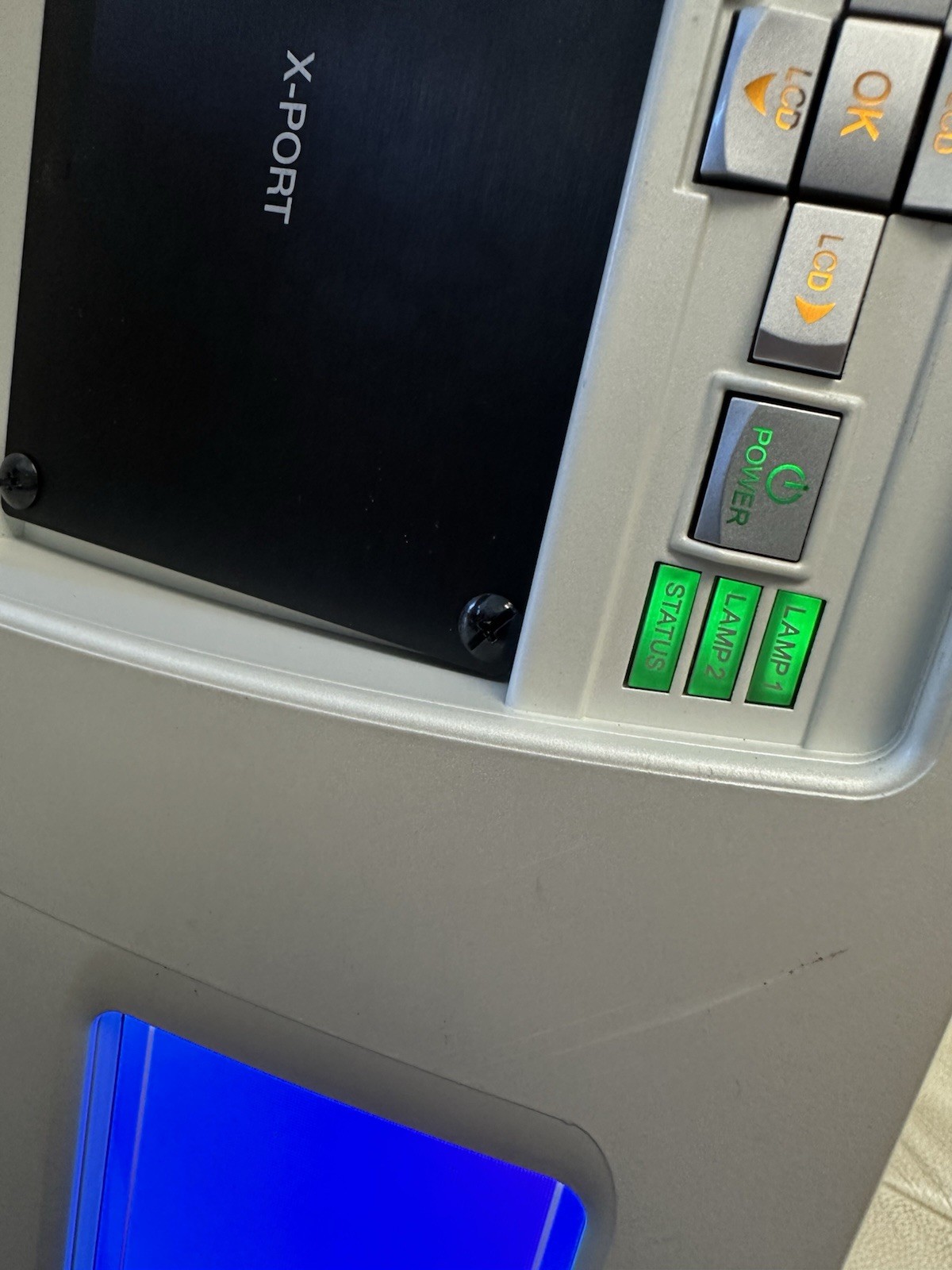 Barco CRPN-62B -447 HOURS ONLY-No Remote