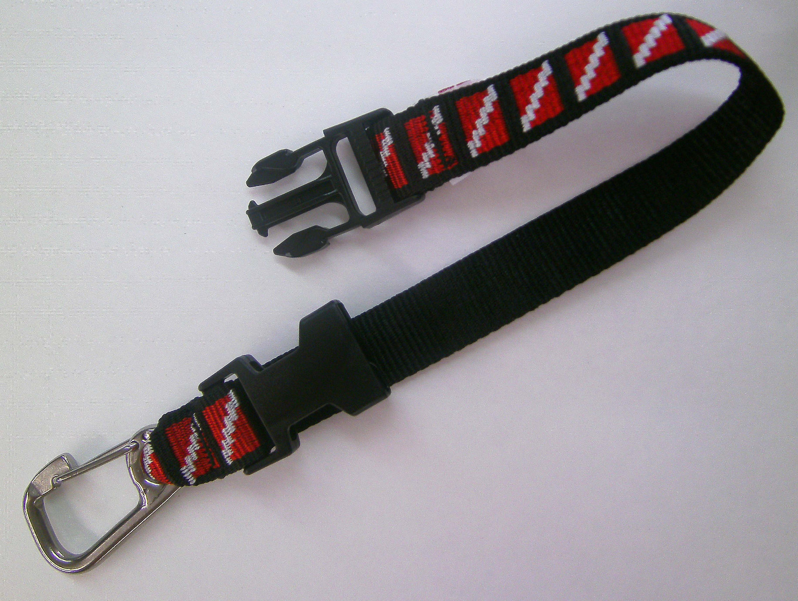 Fin Keeper Holder Strap Scuba Diving Stainless Steel Snap Flag LR0201