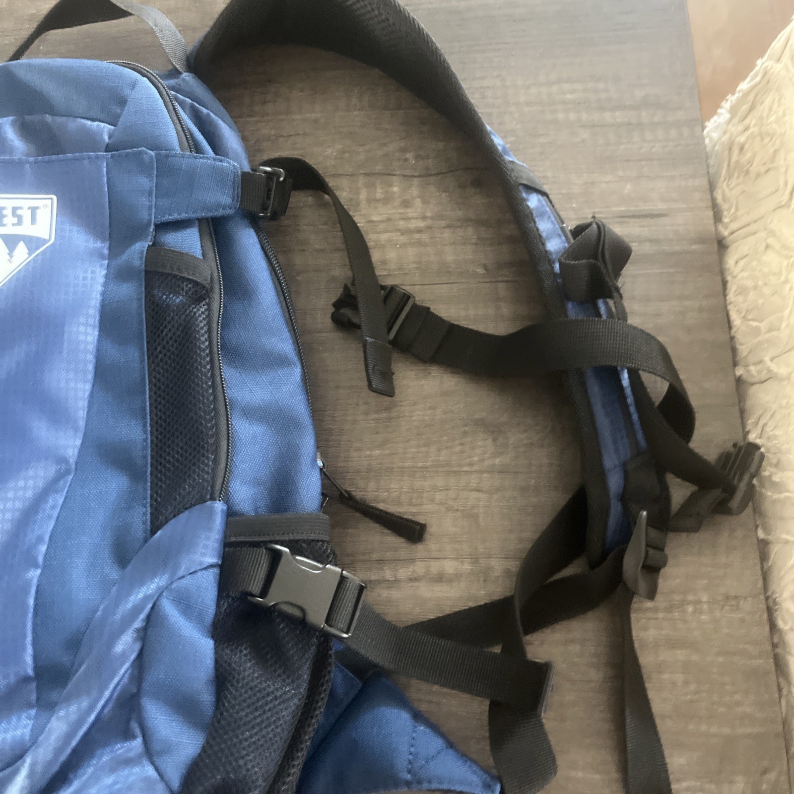 Quest Hydration Hiking Backpack Blue w/ Water Bladder Trail Day Pack Camping EUC