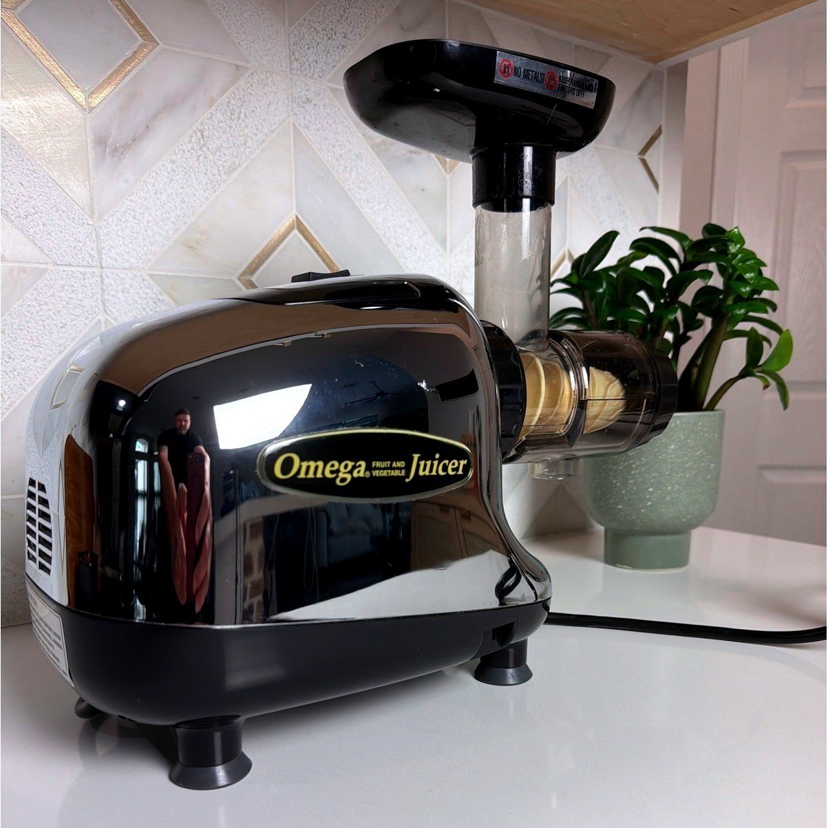 Omega Masticating Juicer Chrome Black Fruit Vegetable Cold Press 8000 Series