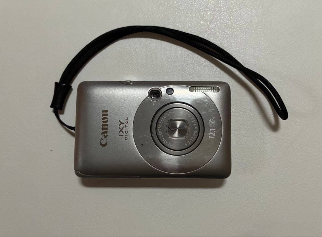 Canon IXY DIGITAL Silver, Working Condition, Accessories Included. Digital