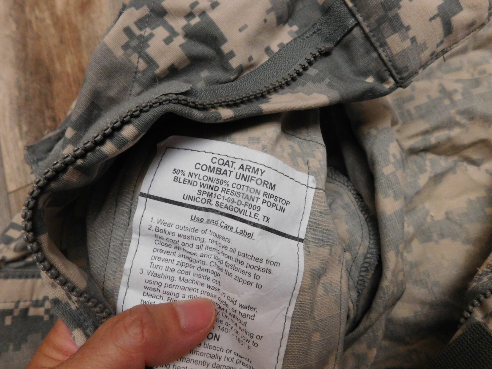 US MILITARY ARMY ACU TOP COAT SIZE X SMALL- REGULAR