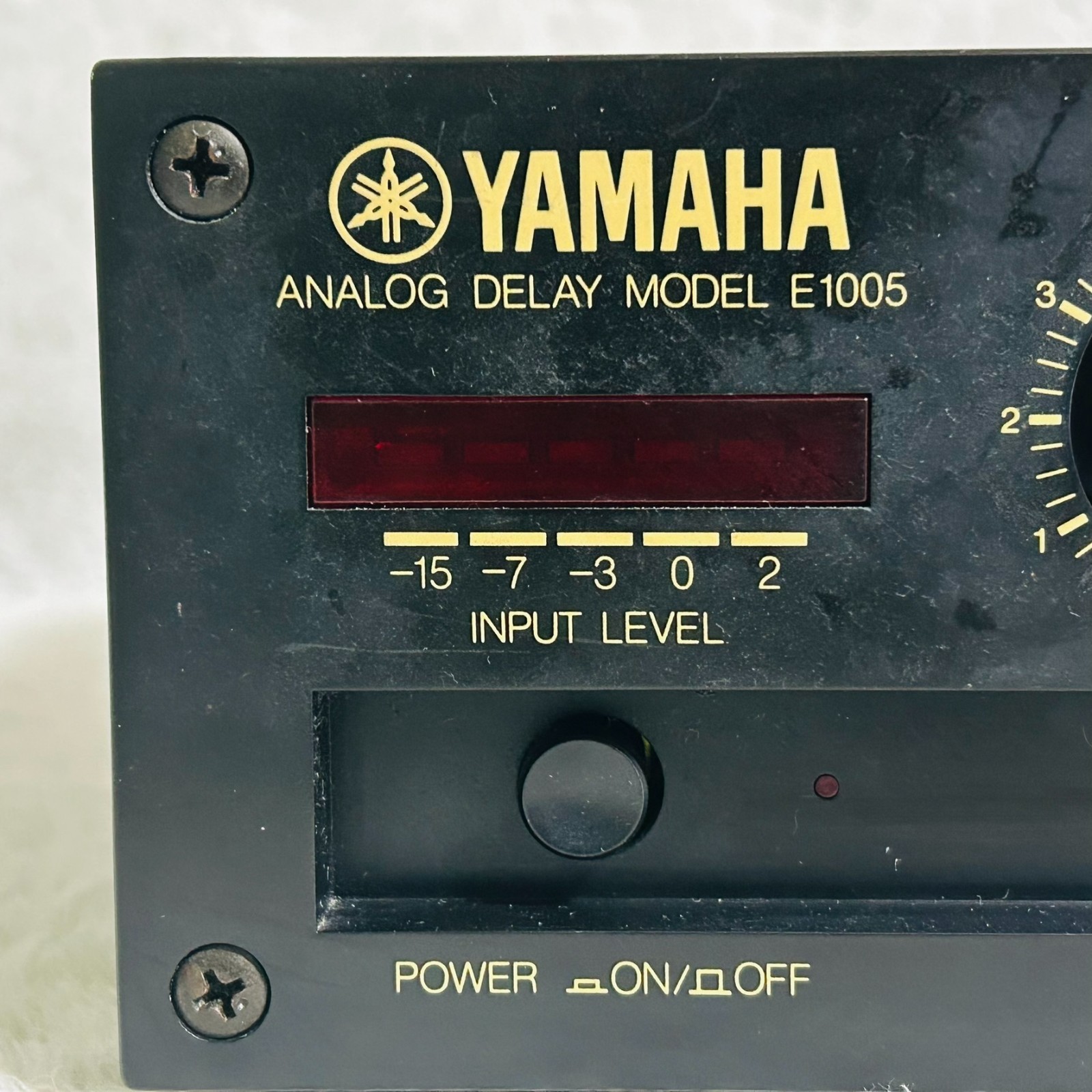 Yamaha E1005 Analog Delay Unit – Warm, Vintage Echo with Classic Character