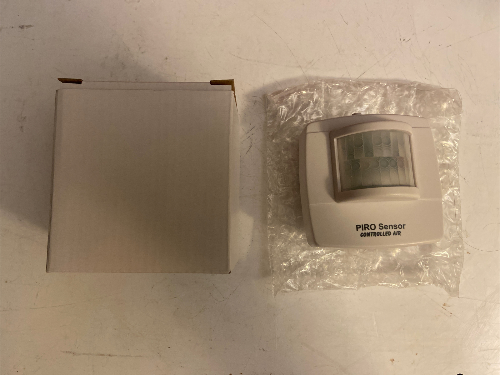 PIRO Sensor controlled Air S-PIR-W1