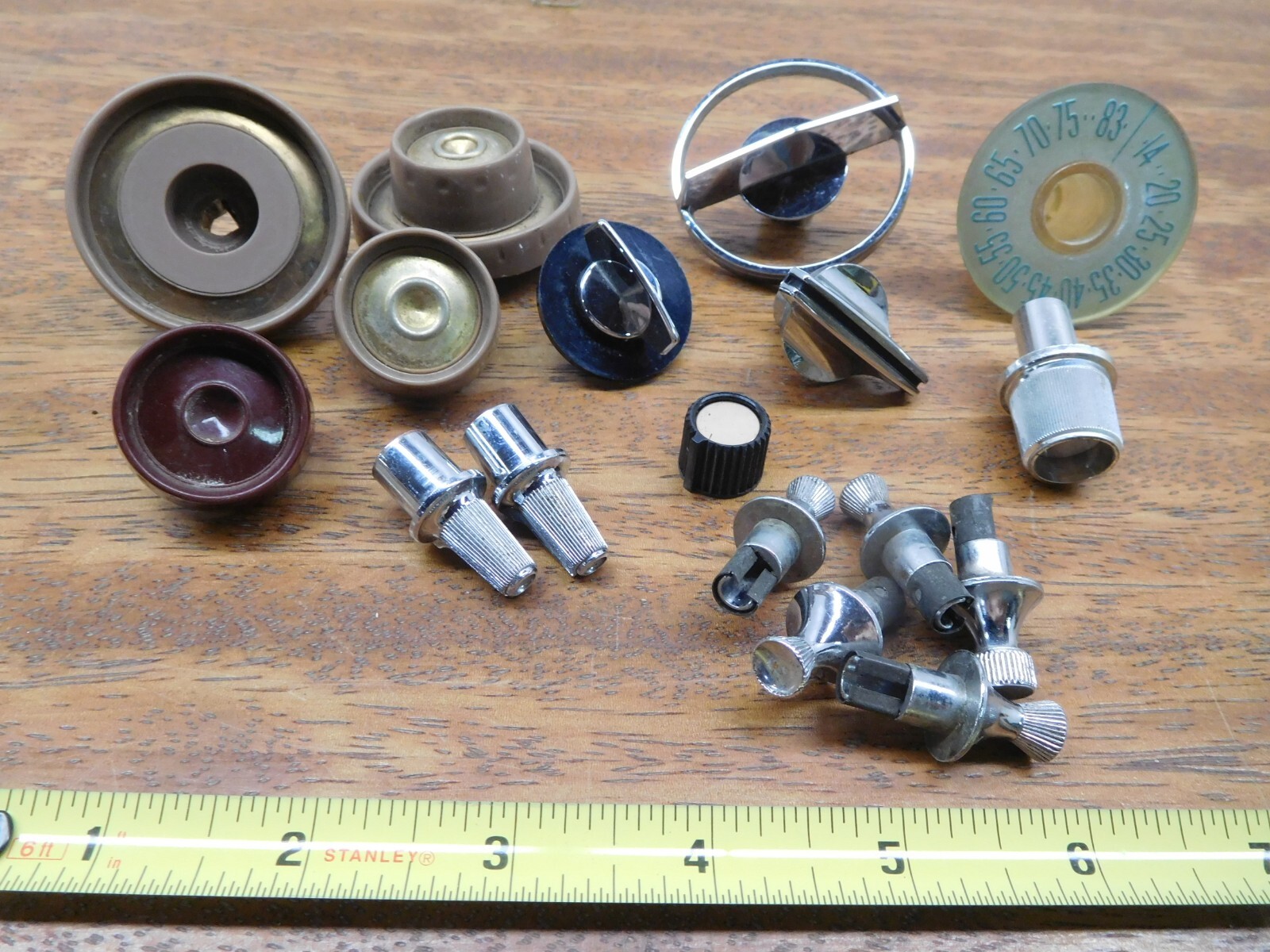 17 Vintage Radio & TV Television Knobs, Dials 1940's 1950's 1960's