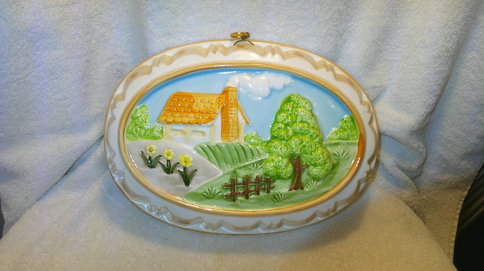 LARGE FARM IN SUMMER WALL DECORATION  APPROX. 11" ACROSS