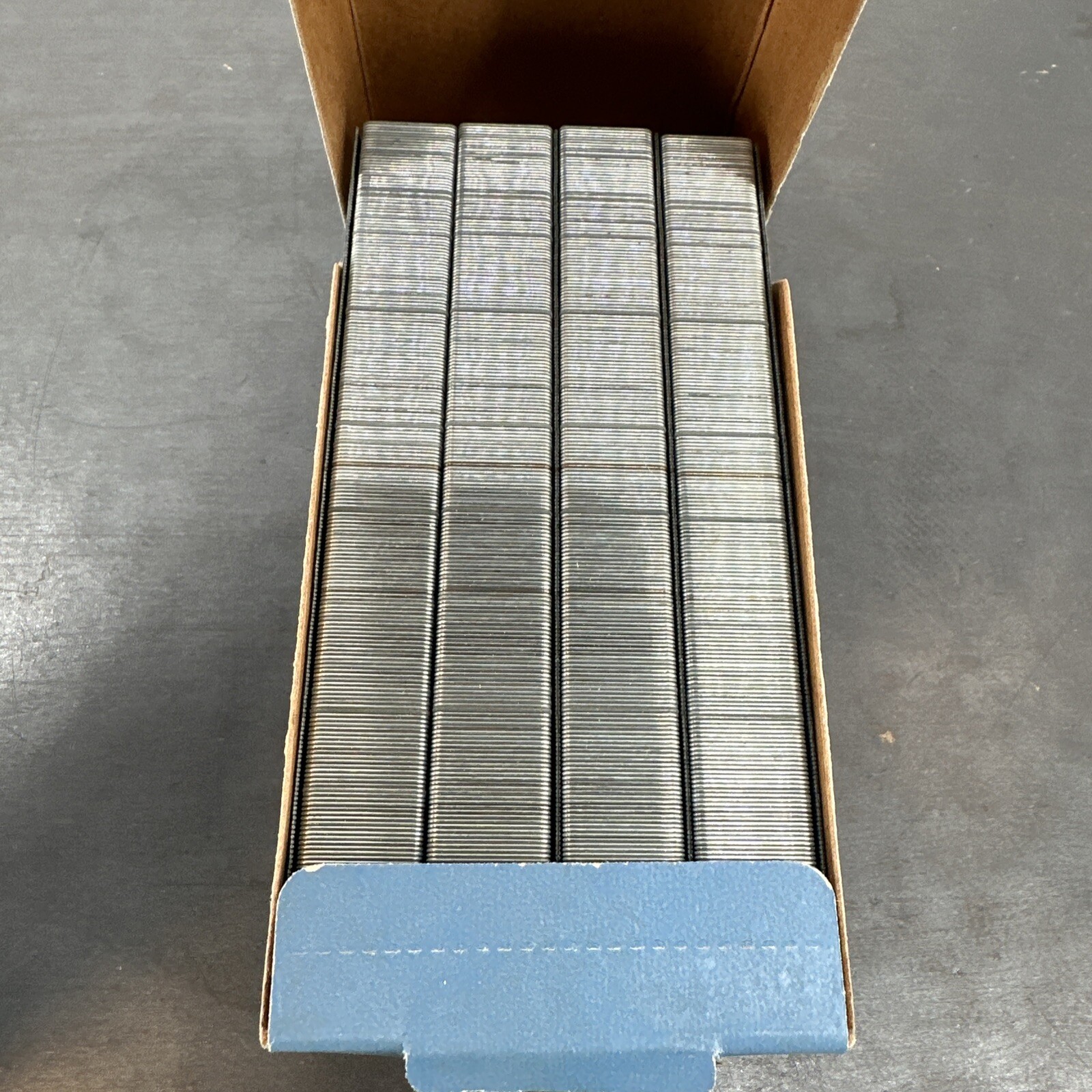Bostitch Chisel Point Staples Old New Stock