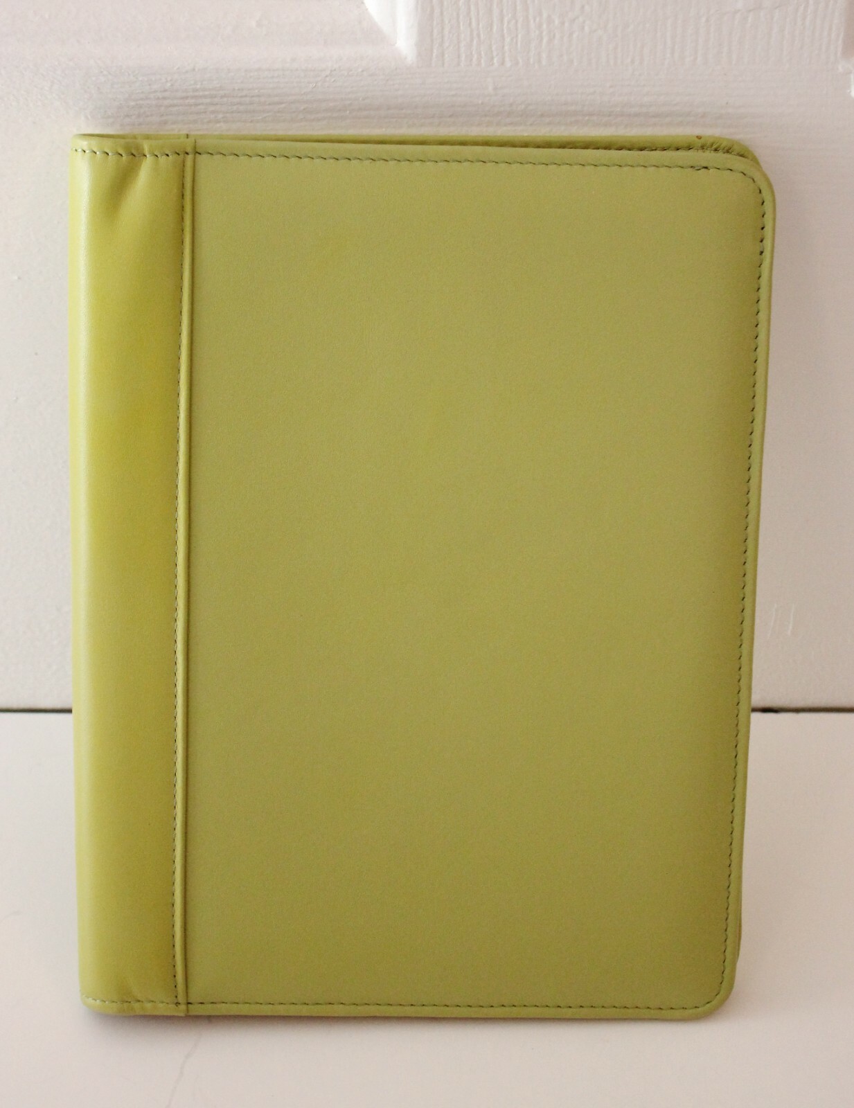 LEVENGER Lime Green Leather Junior Portfolio Folder Memo Holder New With Defect