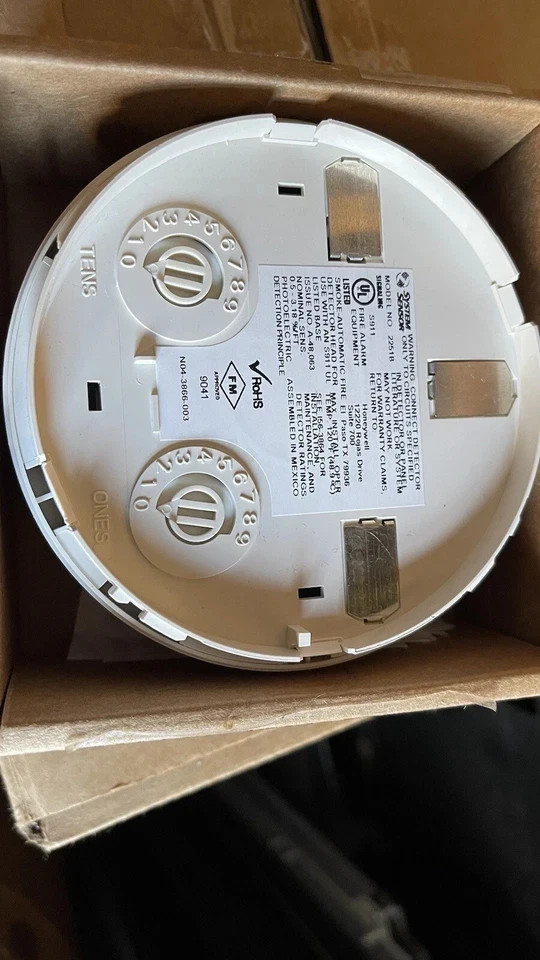 PACK OF TWO (2) NEW SYSTEM SENSOR 2251B SMOKE DETECTOR