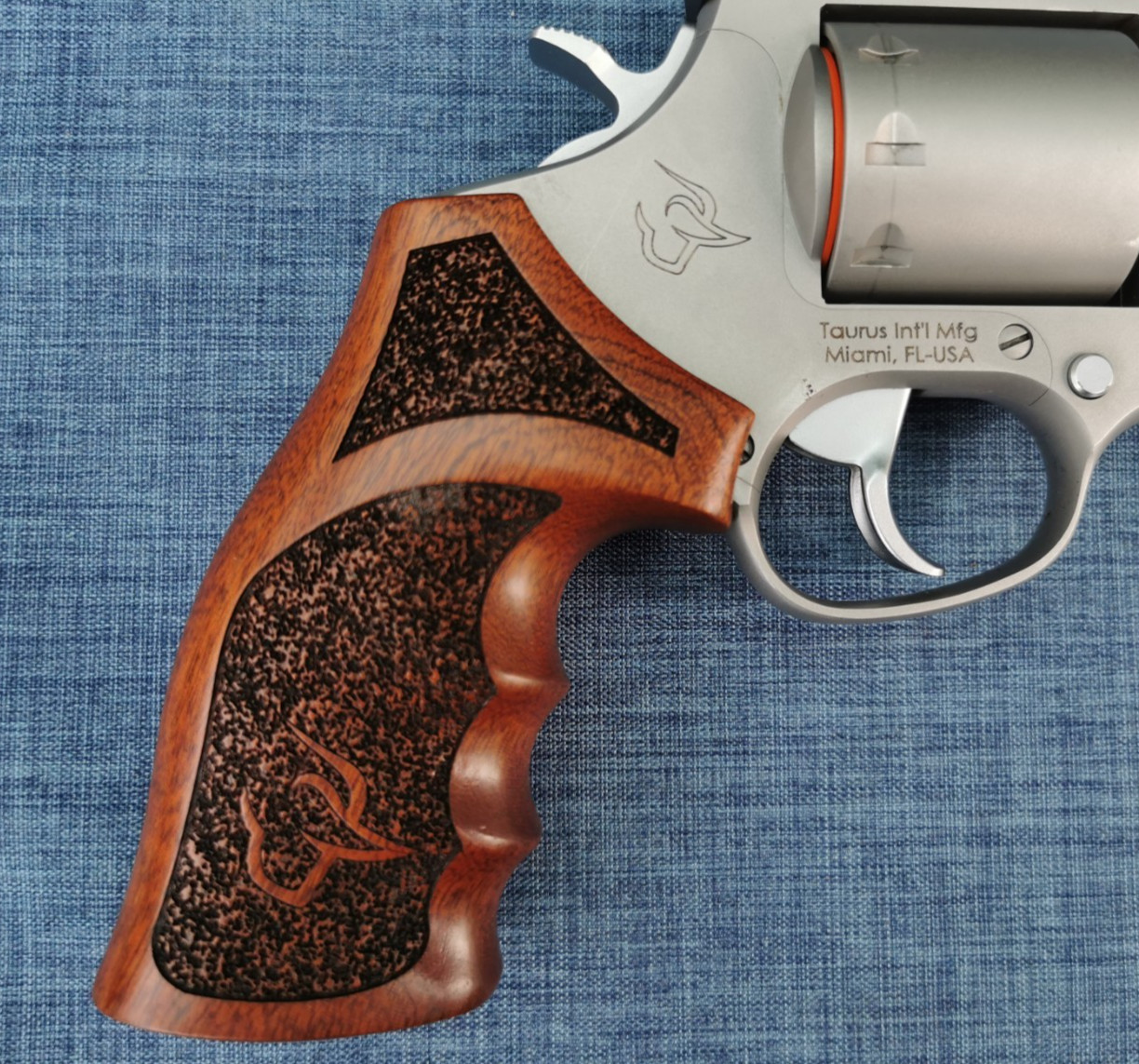 Custom Taurus Tracker 627 Grips for Mod 617 692 445 450 817 Sapele Wood # Random