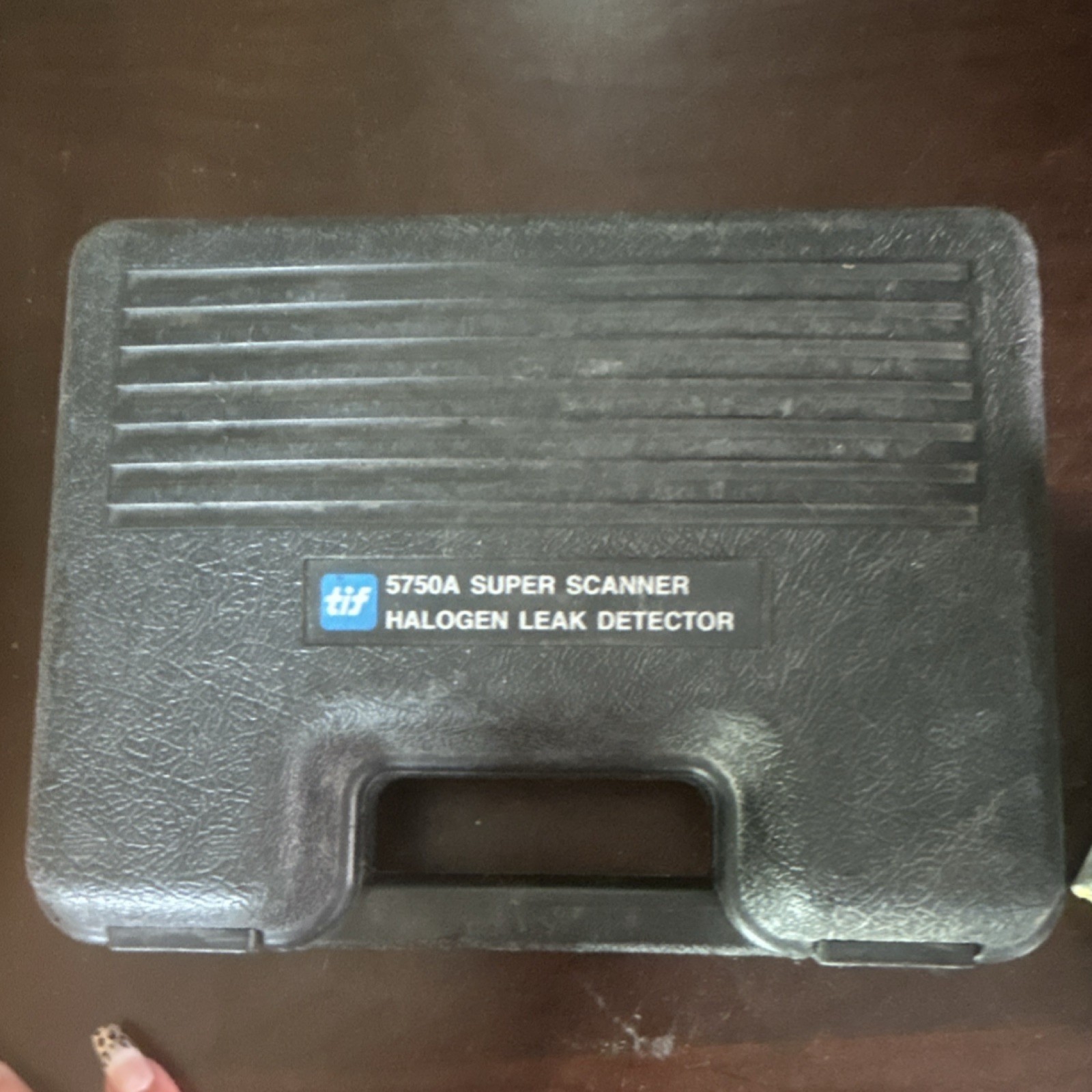 TIF 5750A Halogen Gas Leak Detector with Carrying Case