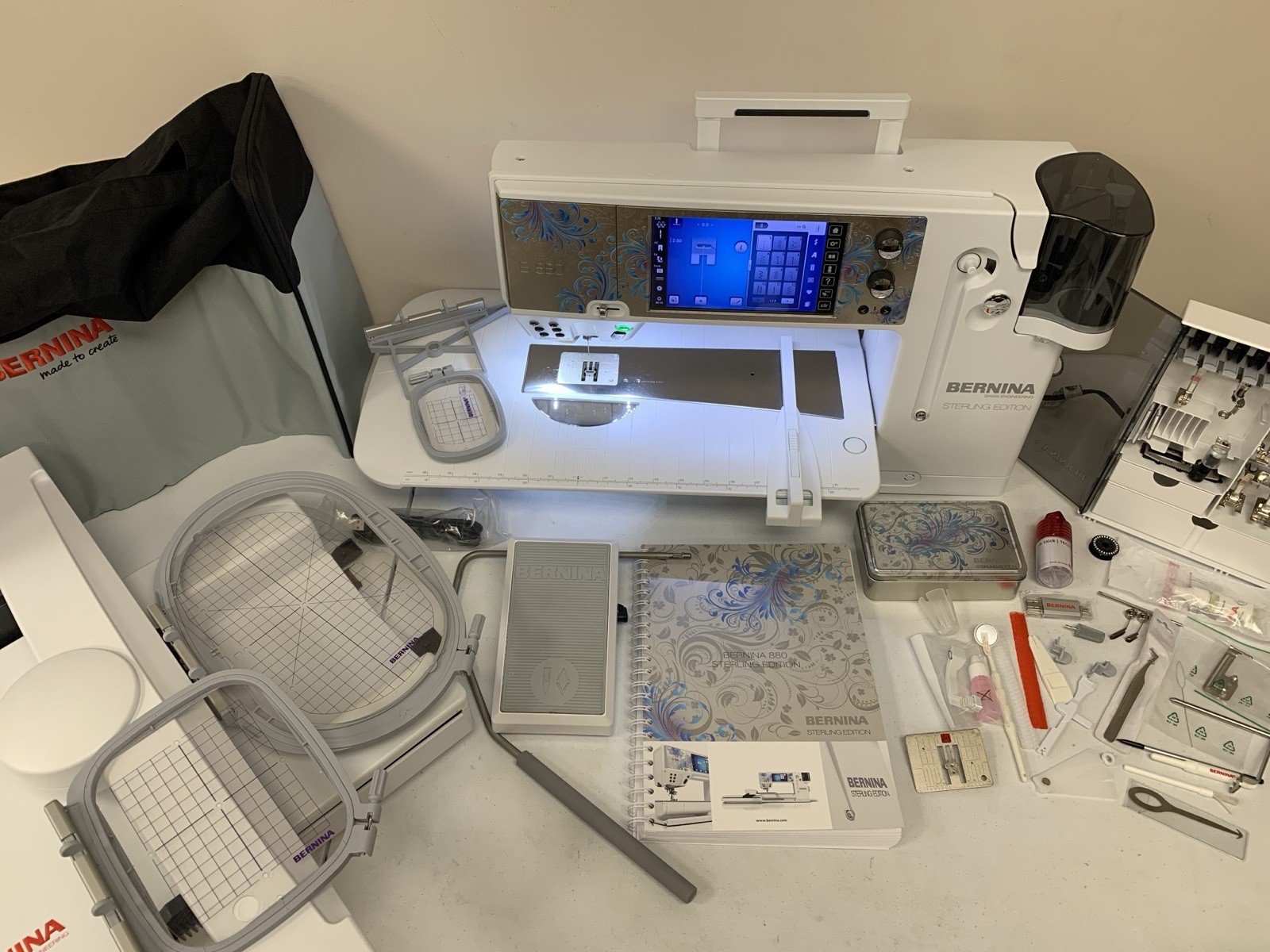 Bernina B 880 Plus SE Sterling Edition Sewing/Quilting/Embroidery Machine