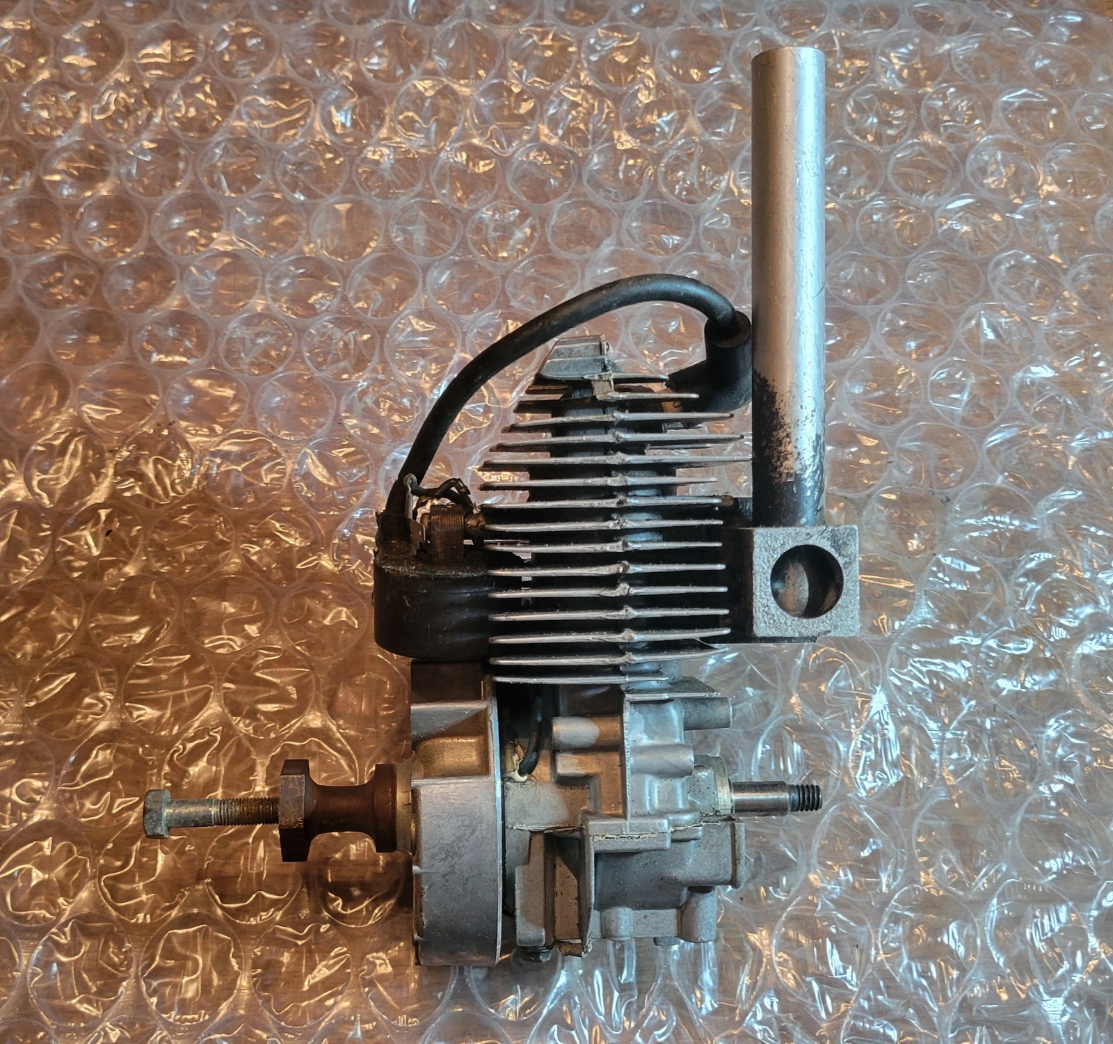 Quadra Q35 2-Stroke Gas RC Engine With Walbro Carb and Muffler