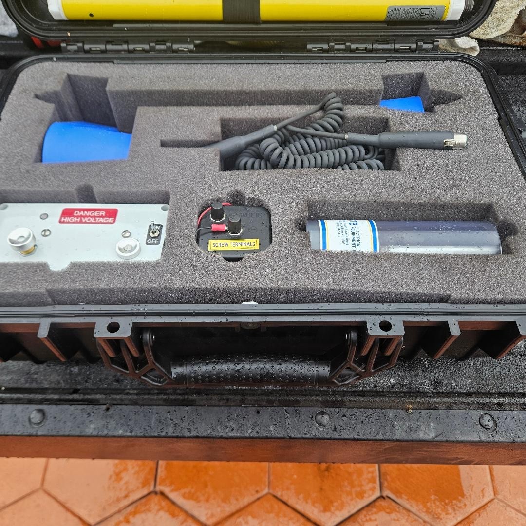 STB electrical Test Equipment 25Kv Phasing Voltmeter W/Case + Calibration Cert