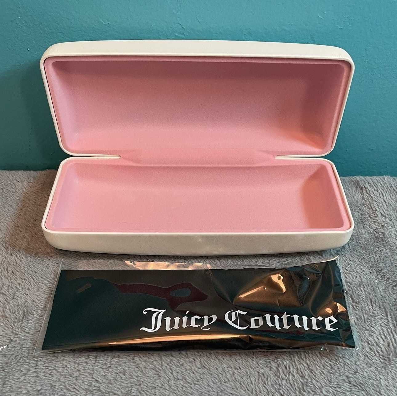 New Eye Glasses Sunglasses Case JUICY COUTURE Hardshell Case & Cleaning Cloth
