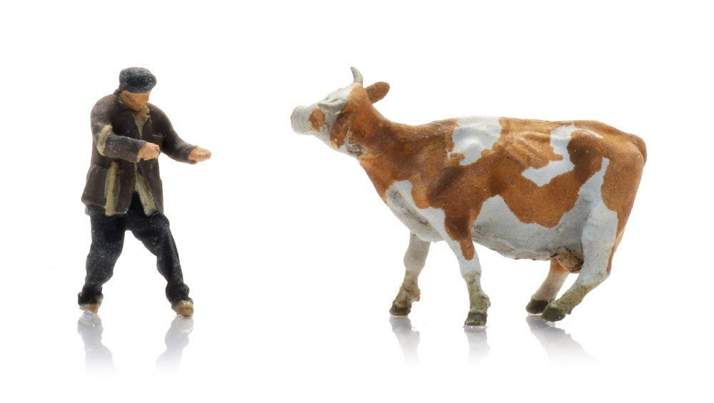 N Scale 1/160 Artitec Finished Custom Painted Farmer Cow N330. 5160055