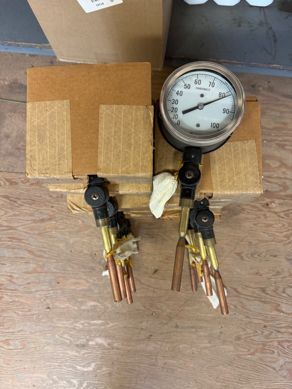 Lot of twelve (12) 0 to 120F Vapor Dial Thermometer with Tank Bushing