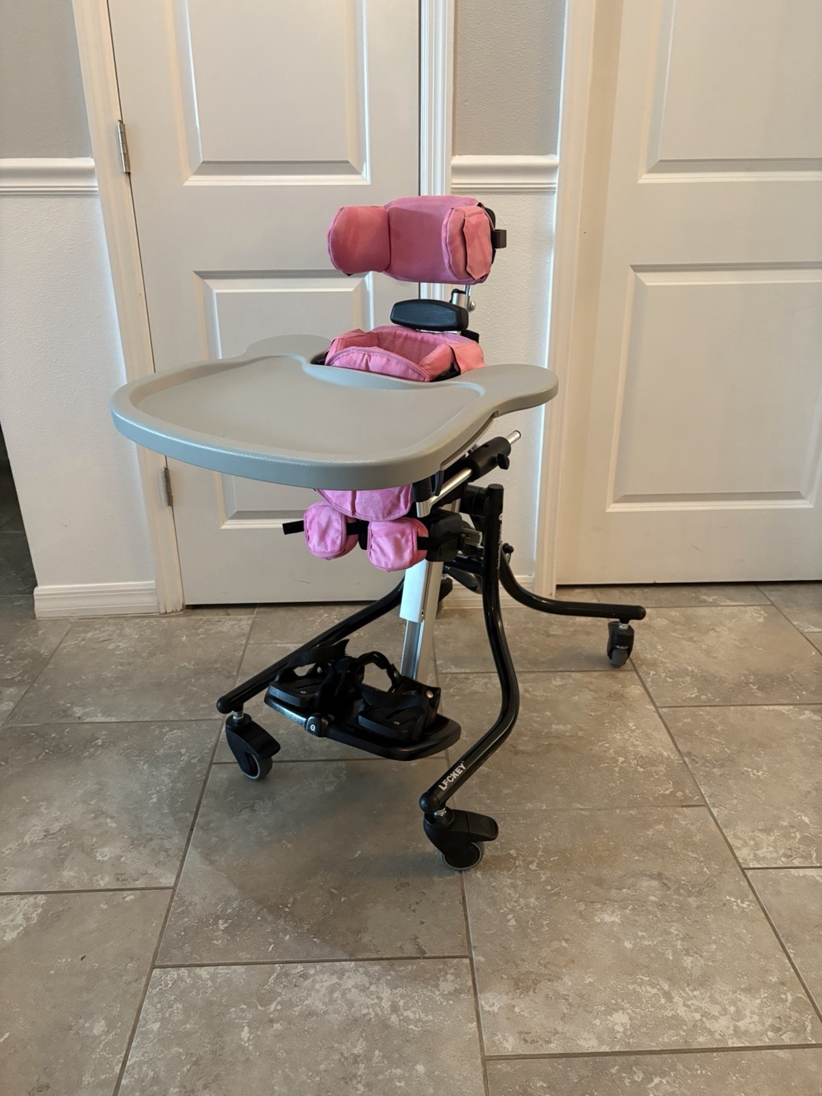 Leckey Squiggles Stander Size 1 With Tray. 48lb Weight Capacity