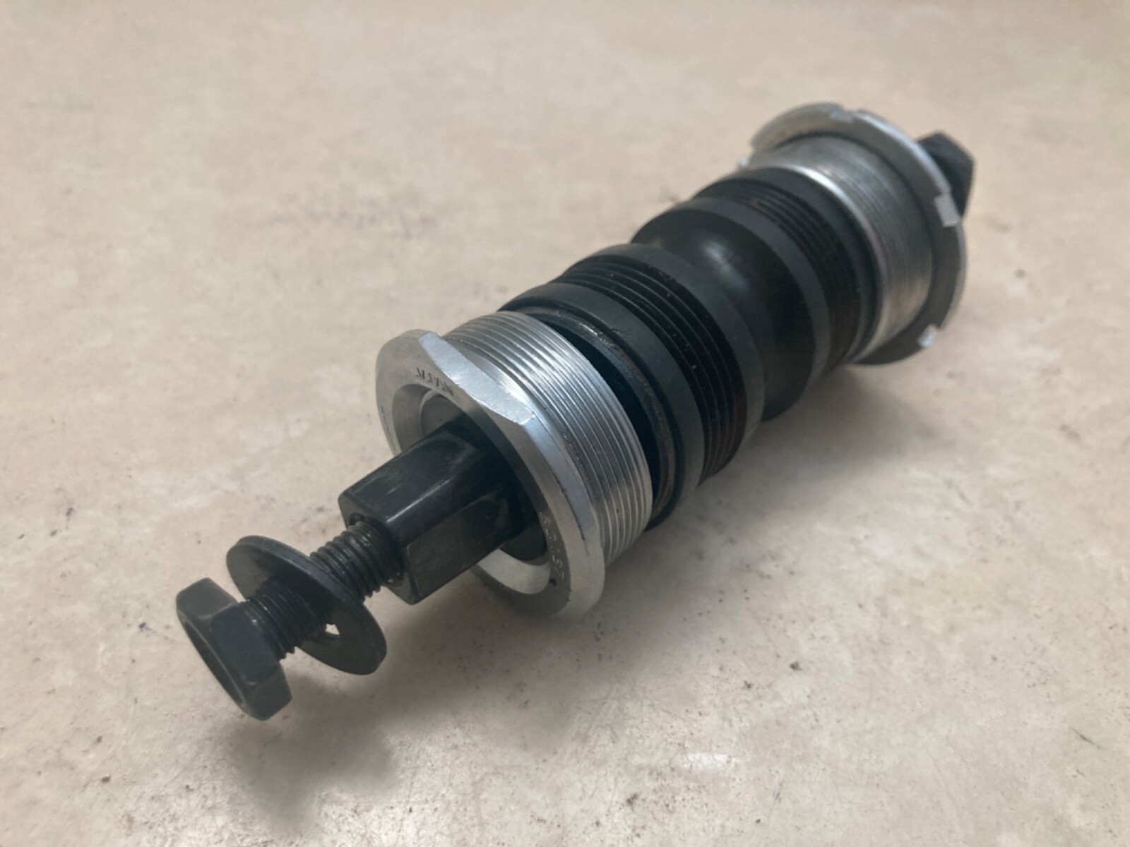 Shimano Santé Open Bottom Bracket BB-5000 68mm 108mm Spindle With Bolts & Cover