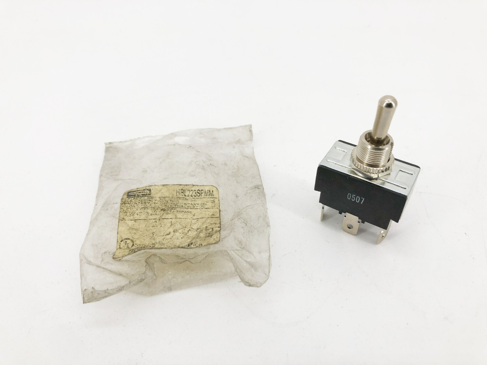 New Hubbell HBL223SPMM On / Off Toggle Switch 20A 125VAC