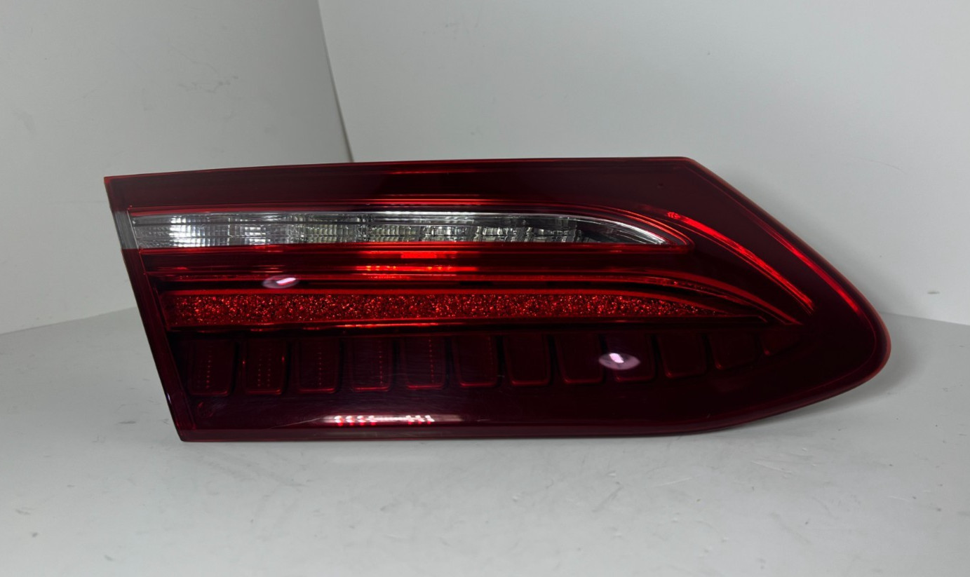 2018-2020 MERCEDES-BENZ E450 E400 TAIL LIGHT LEFT SIDE A2389062500 OEM