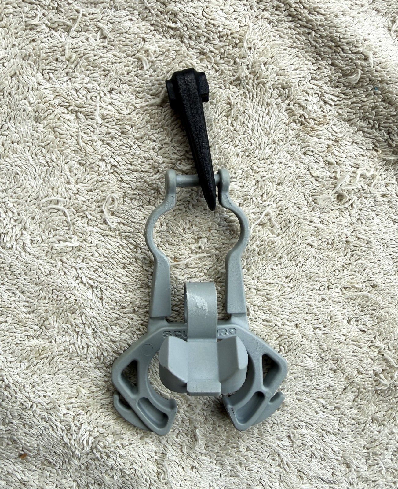 SCUBAPRO 0109713X MOUTHPIECE PLUG OCTOPUS RETAINER GRAY