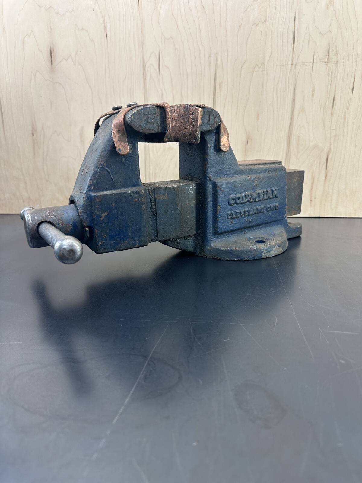 Vintage Columbian Cleveland Ohio 3 1/2 Made In USA Fixed Base