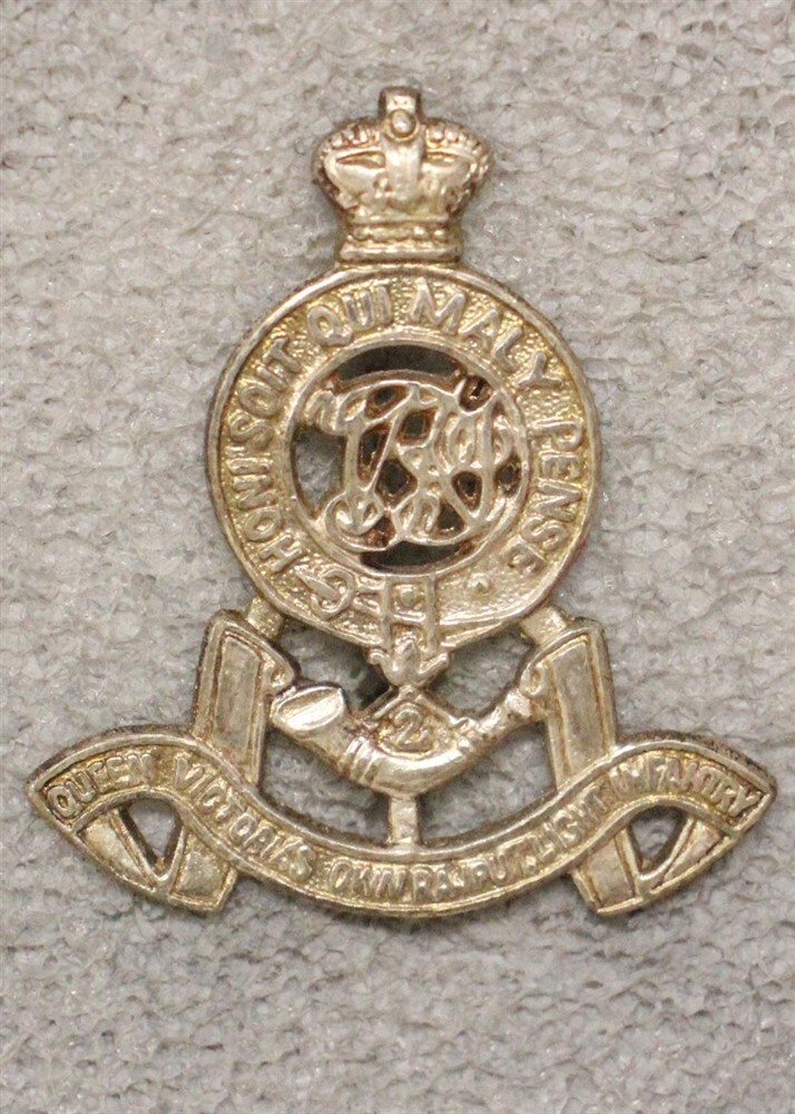 British India Army: 2nd Queen Victoria's Own Rajput Lt Inf - metal badge 1571