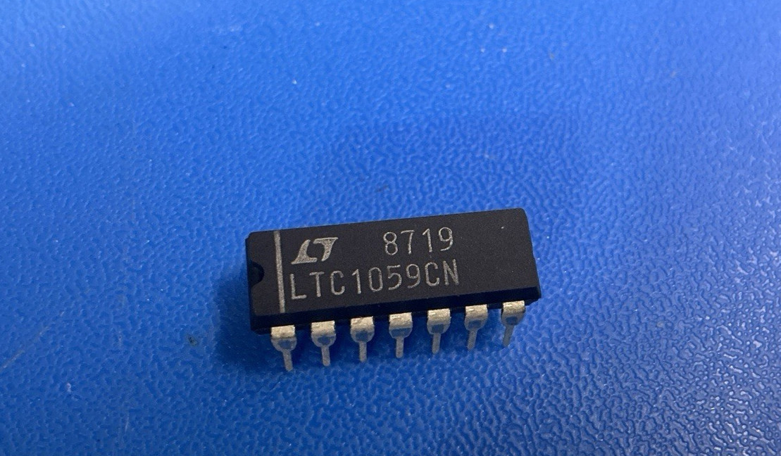 Lot 10 AD  IC's LTC1059CN High Performance Switched Capacitor Universal Filter