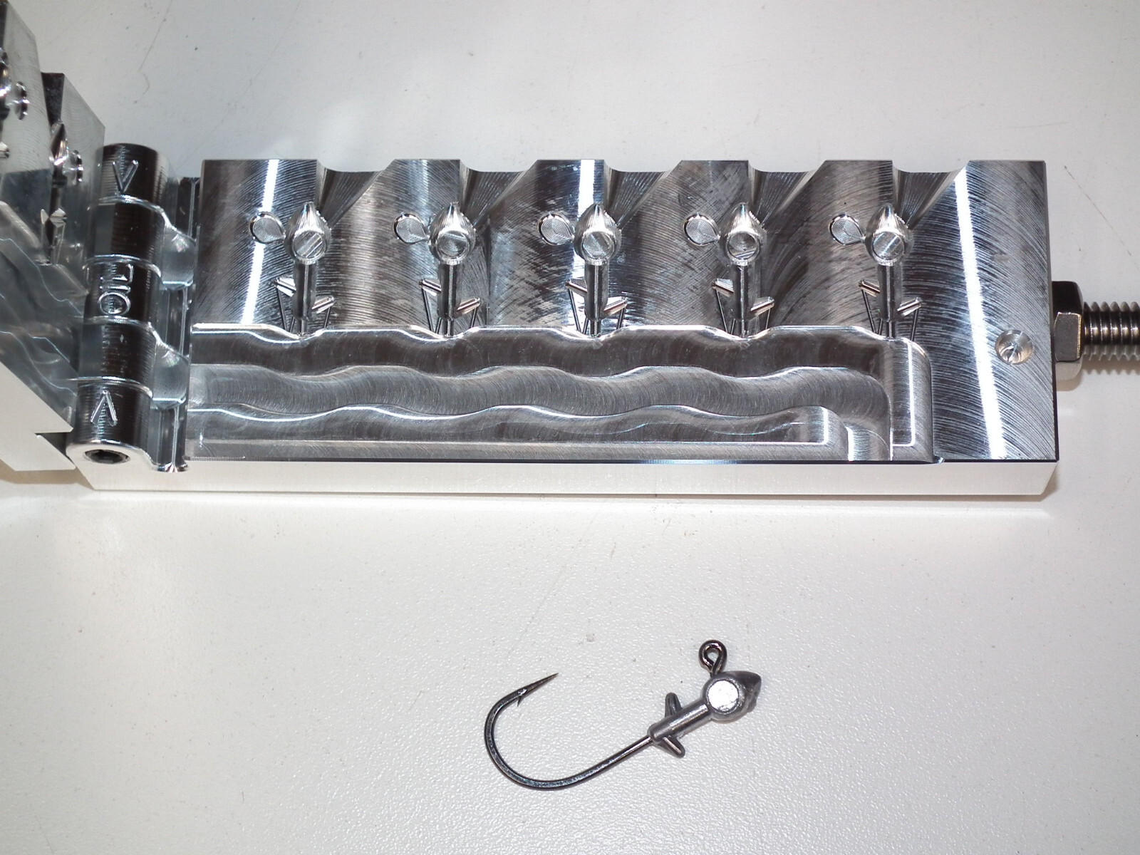Saltwater Flateye Jig Barbed with eyes 1/8oz 32824 Production mold CNC Swimbait