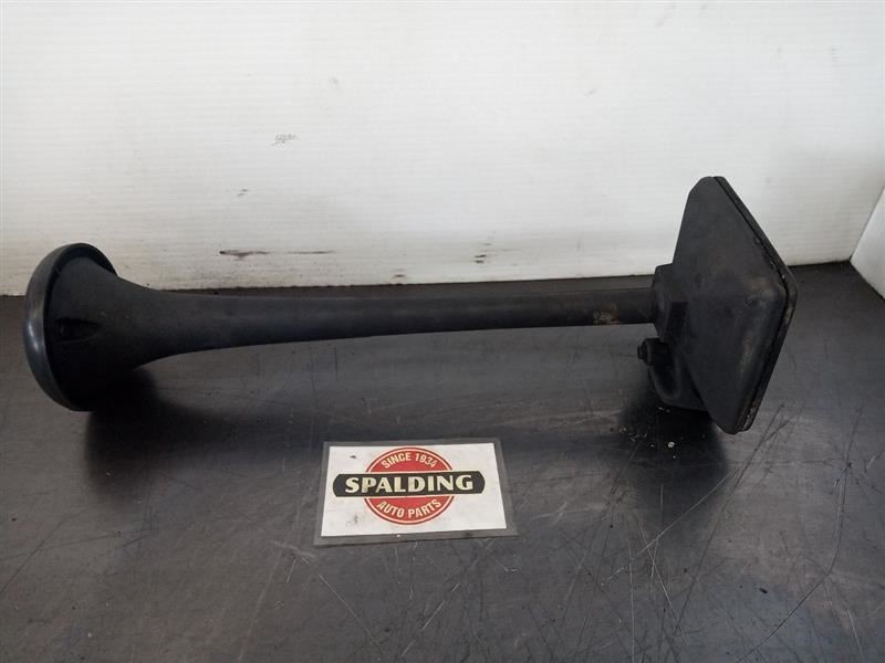 Freightliner Hadley Air Horn 15" Long Horn   (9635206