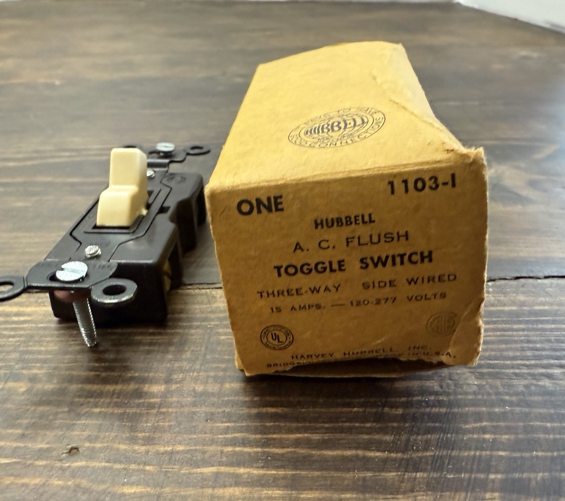 Hubbell 1103 3-Way Switch 120/277 V 15 A Toggle