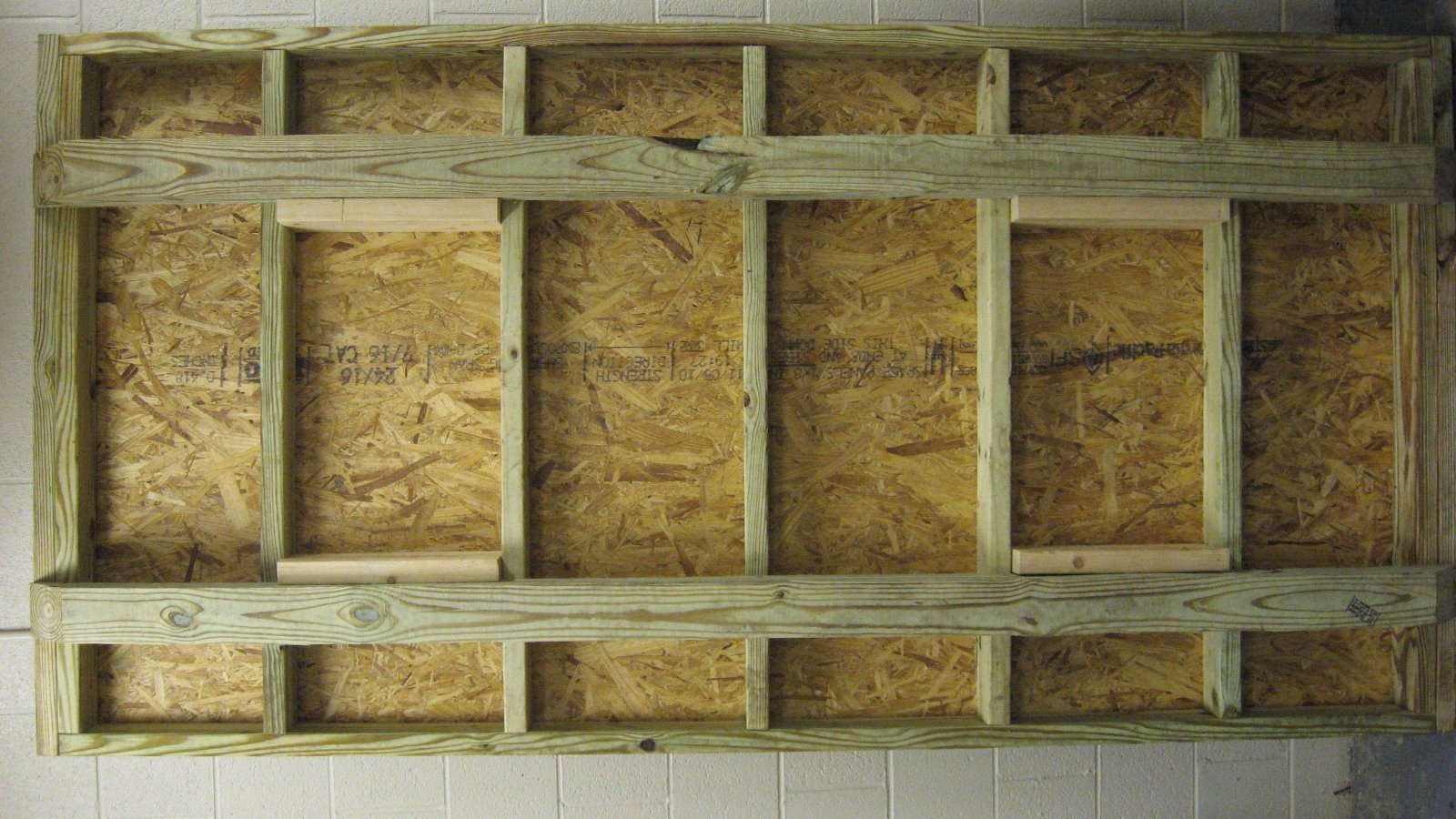 DEER BLIND PLANS 56 PAGE MANUAL WITH DRAWINGS AND PICTURES.