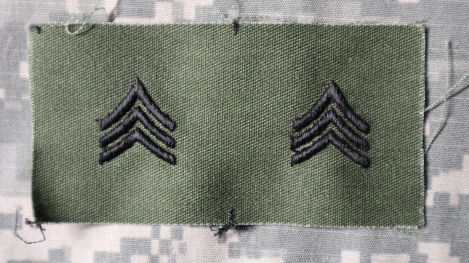US Army Sergeant SGT / E-5 BDU Rank OD Green Authentic Military Obsolete New