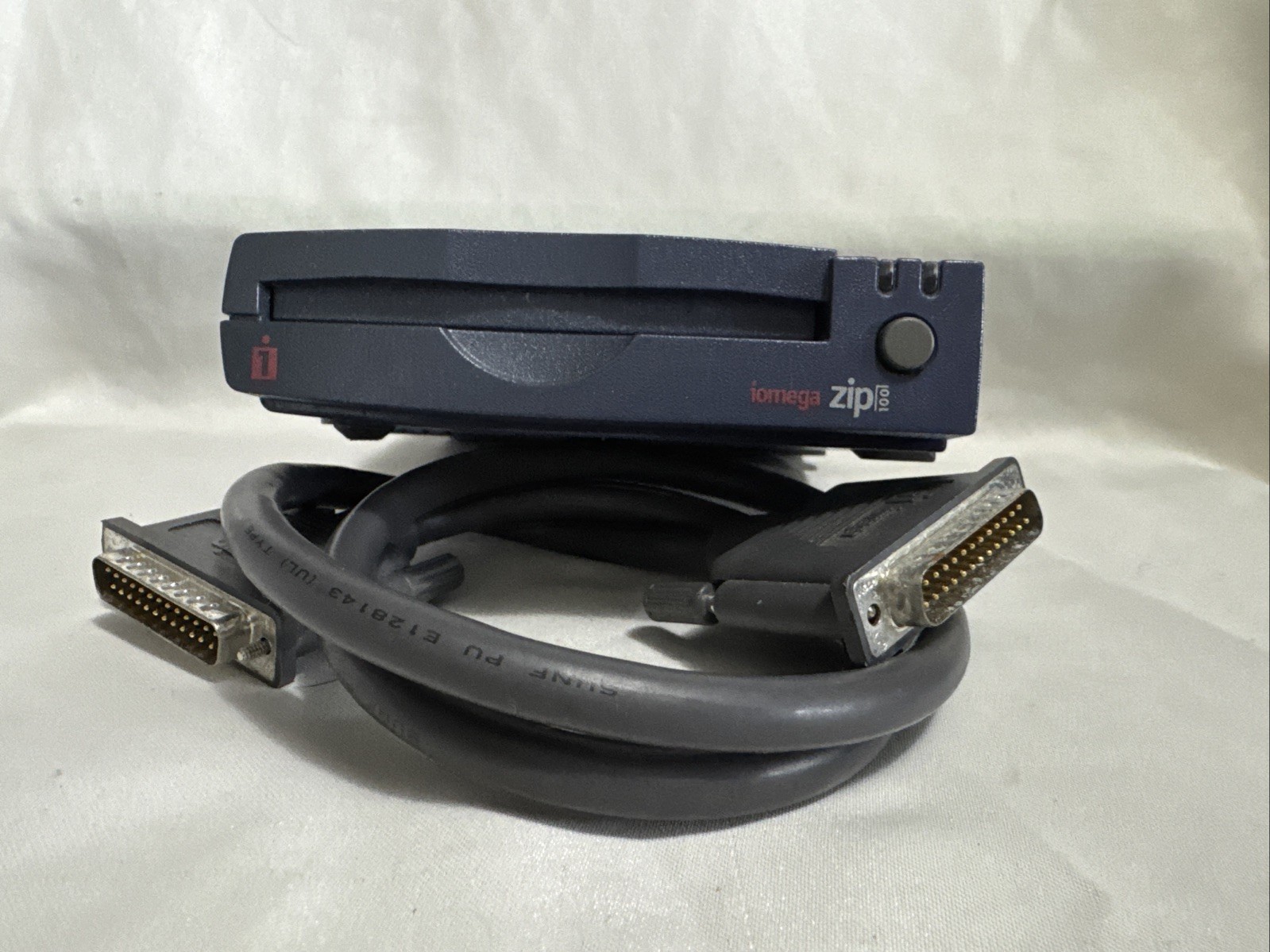 Vintage Iomega Zip 100 External 100MB PC Parallel Port Drive Z100S2 UNTESTED