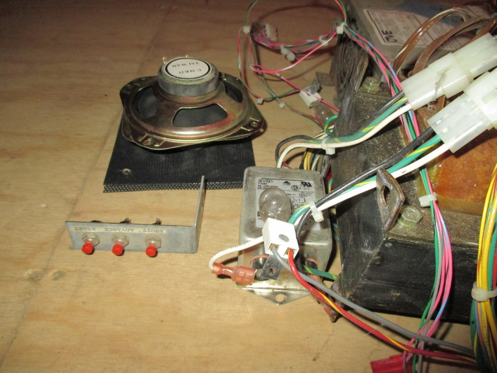 WILLIAMS AAAHH! REAL MONSTERS REDEMPTION GAME COMPL. WIRE HARNESS & BASE P/S,TRA