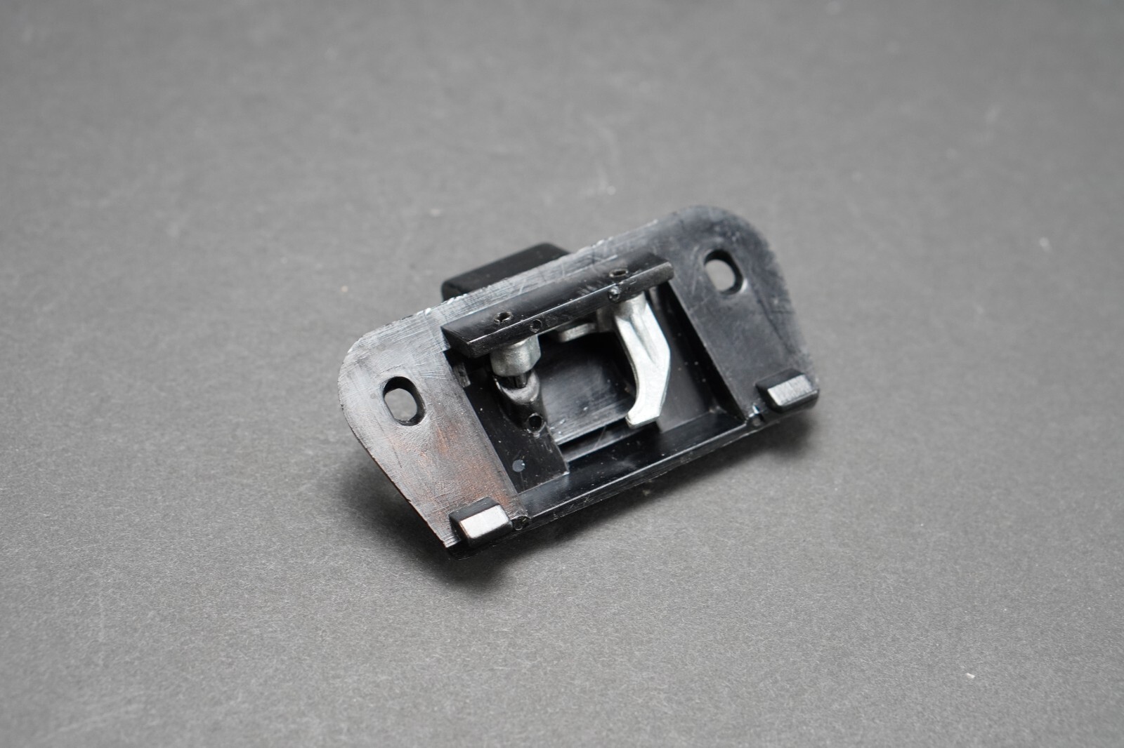 NEW for BMW E30 Glove Box Upper Lock Latch Catch 51161849472 E23 Z3 E34