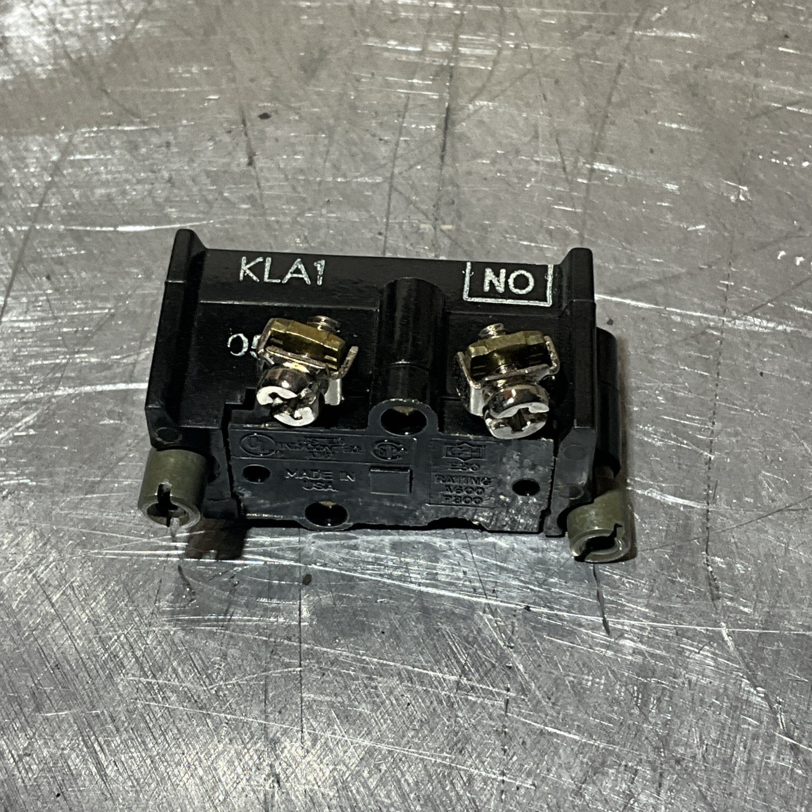 Cutler Hammer KLA1 Contact Block NOS