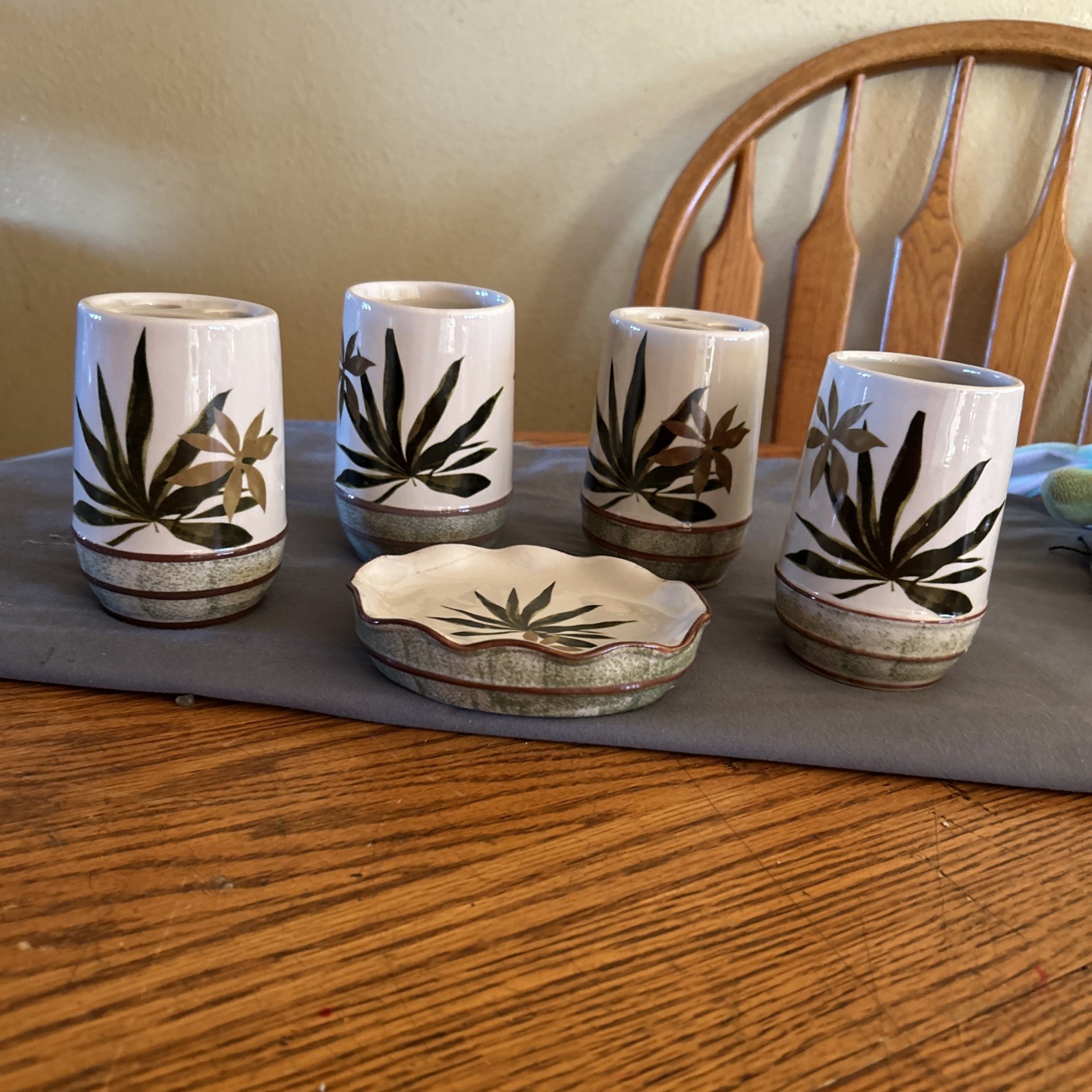 Bamboo Leaves Motif  Bathroom 2 Sets Ceramic Toothbrush Holders & Rinse Cups