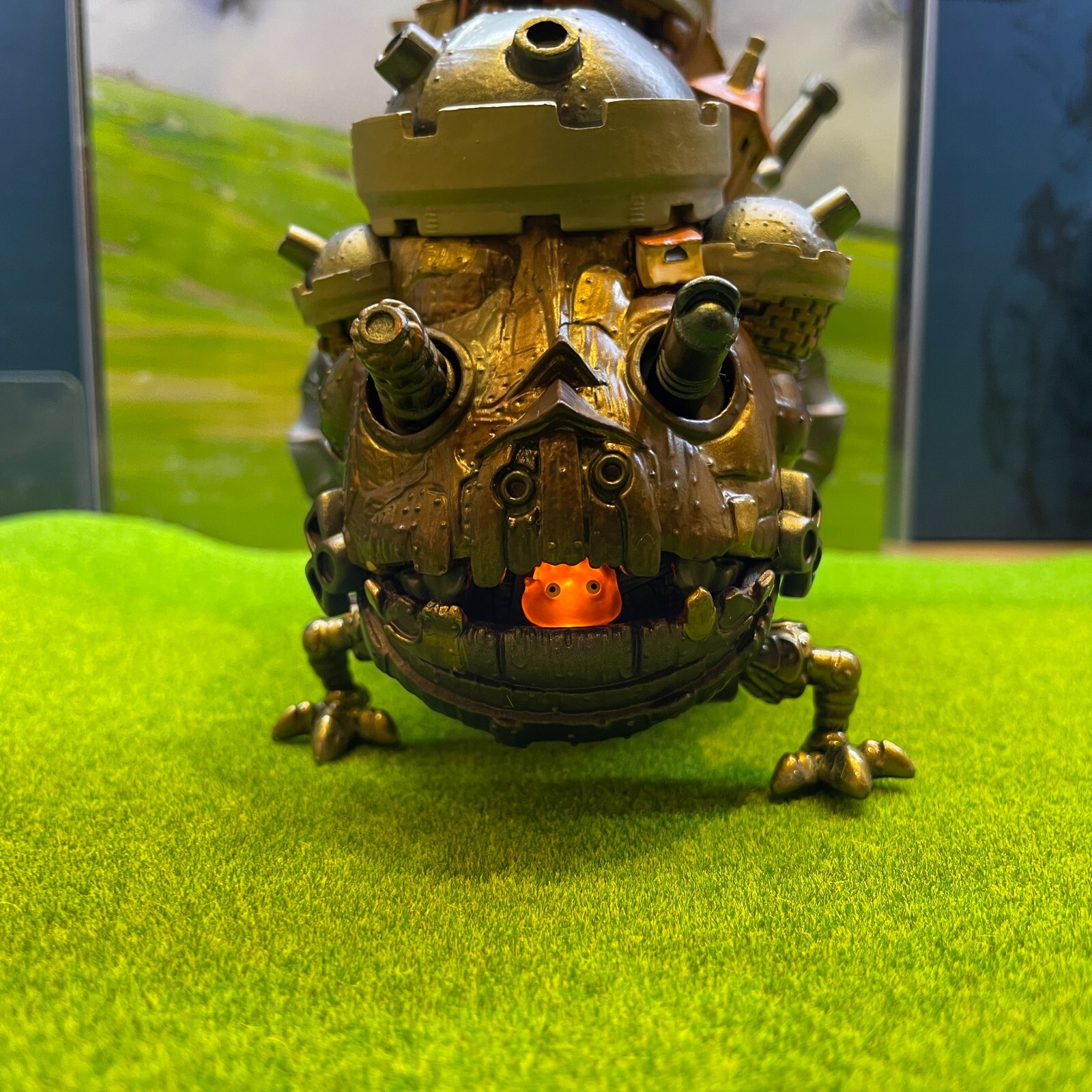 Studio Ghibli Howl's Moving Castle figure that actually works New