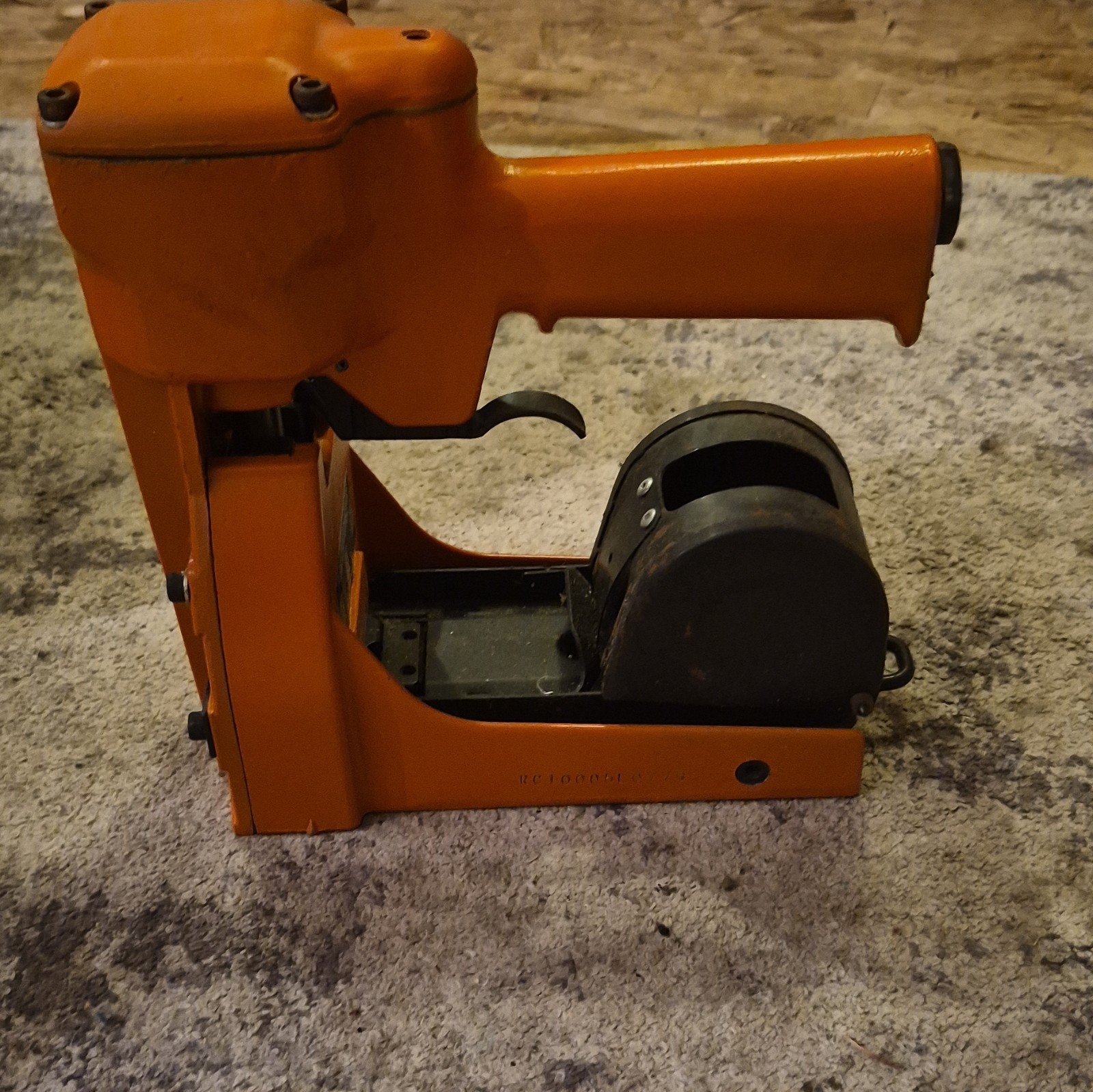 Carton CCC Clincher Air Stapler RC1000-AB0792 Pre-Owned Working Item