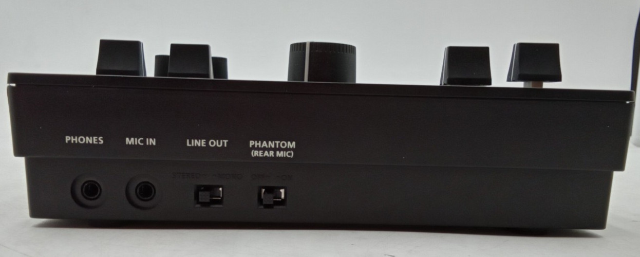 Roland VT-4 Voice Transformer & Effects Processor Auto Tune