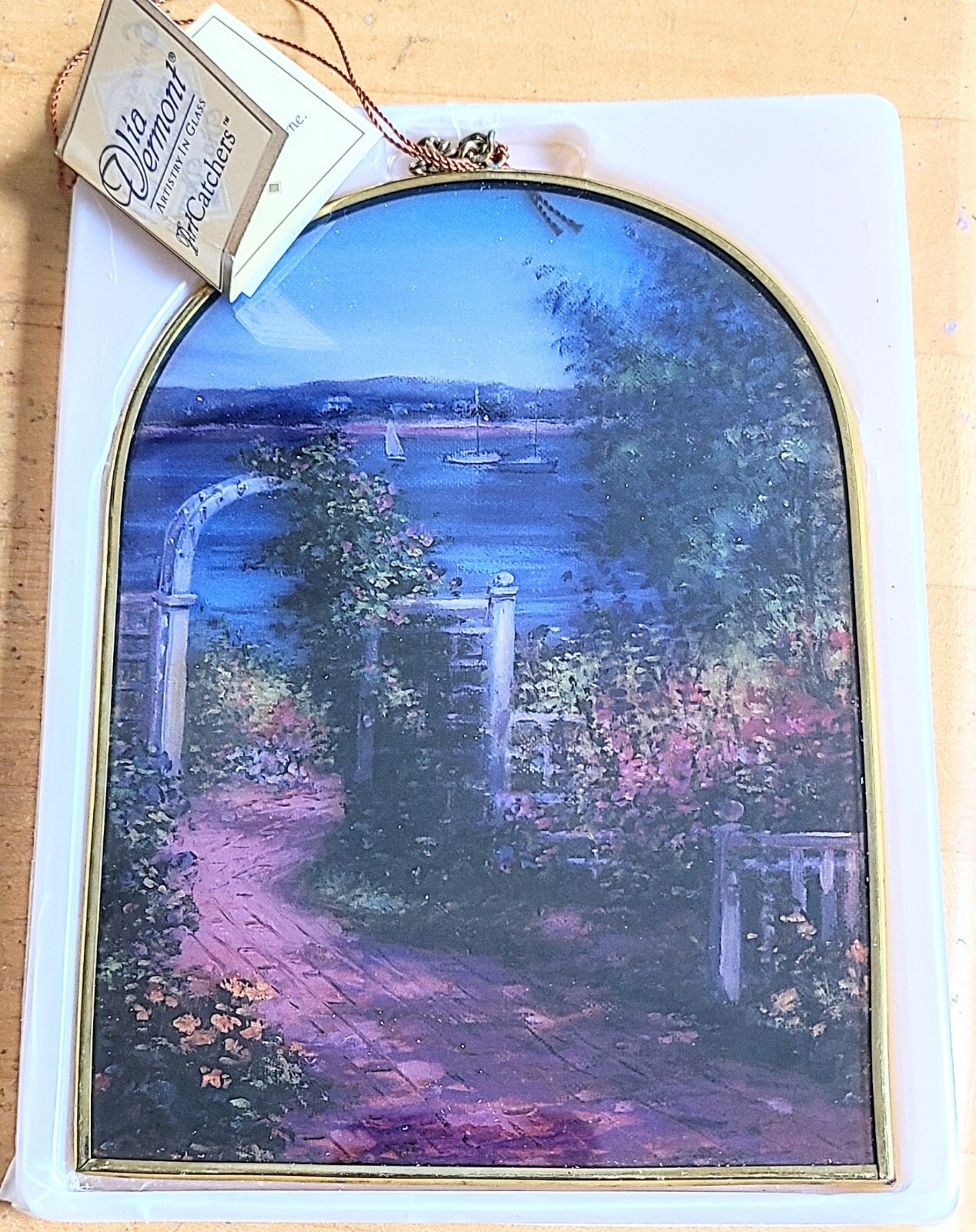 Artisty In Glass Via Vermont Art Sun Catcher Vintage 1997 Enesco  Garden By Sea
