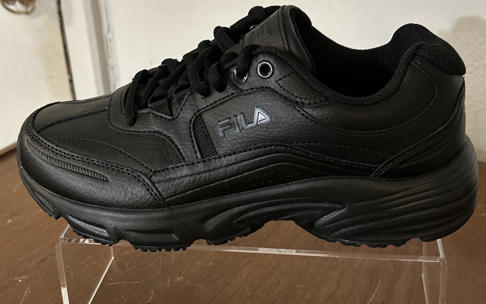 FILA Workshift SR Sneaker, Black, Women’s Sz 7 Wide, 5SGW0002-001, New In Box!