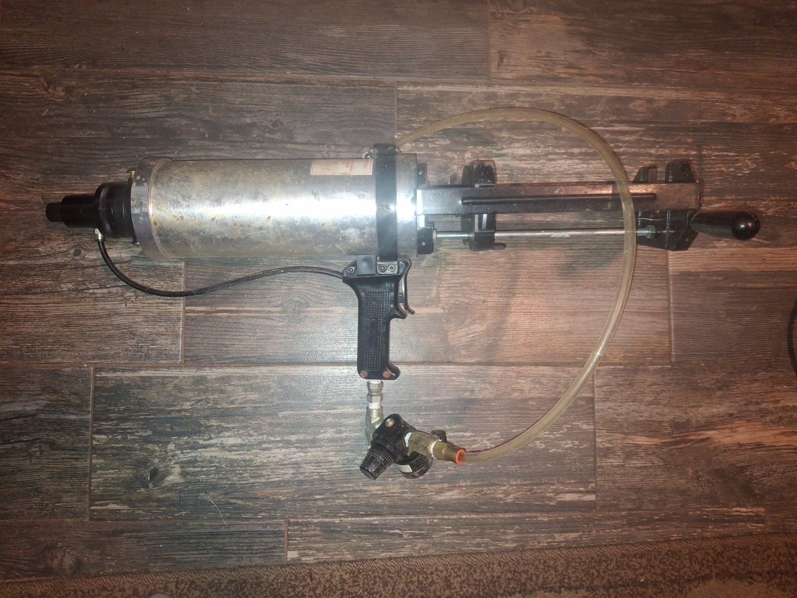FastKick Plural Component Dispensing gun pneumatic