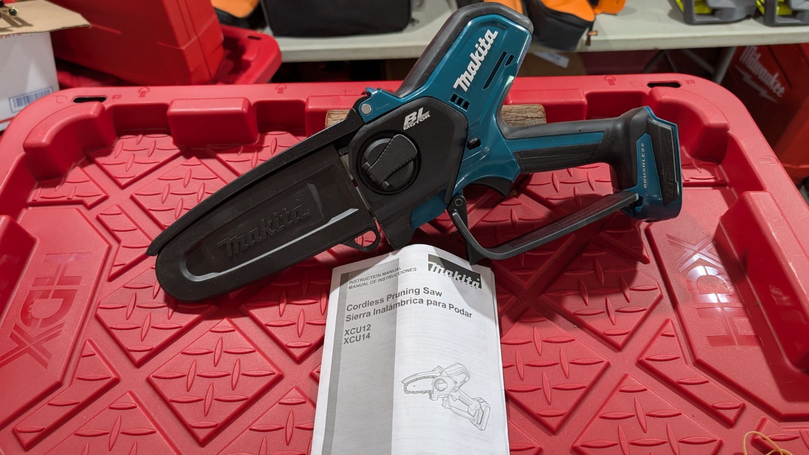 Makita XCU14 18V LXT 6 in. Pruning Saw (Tool Only) New