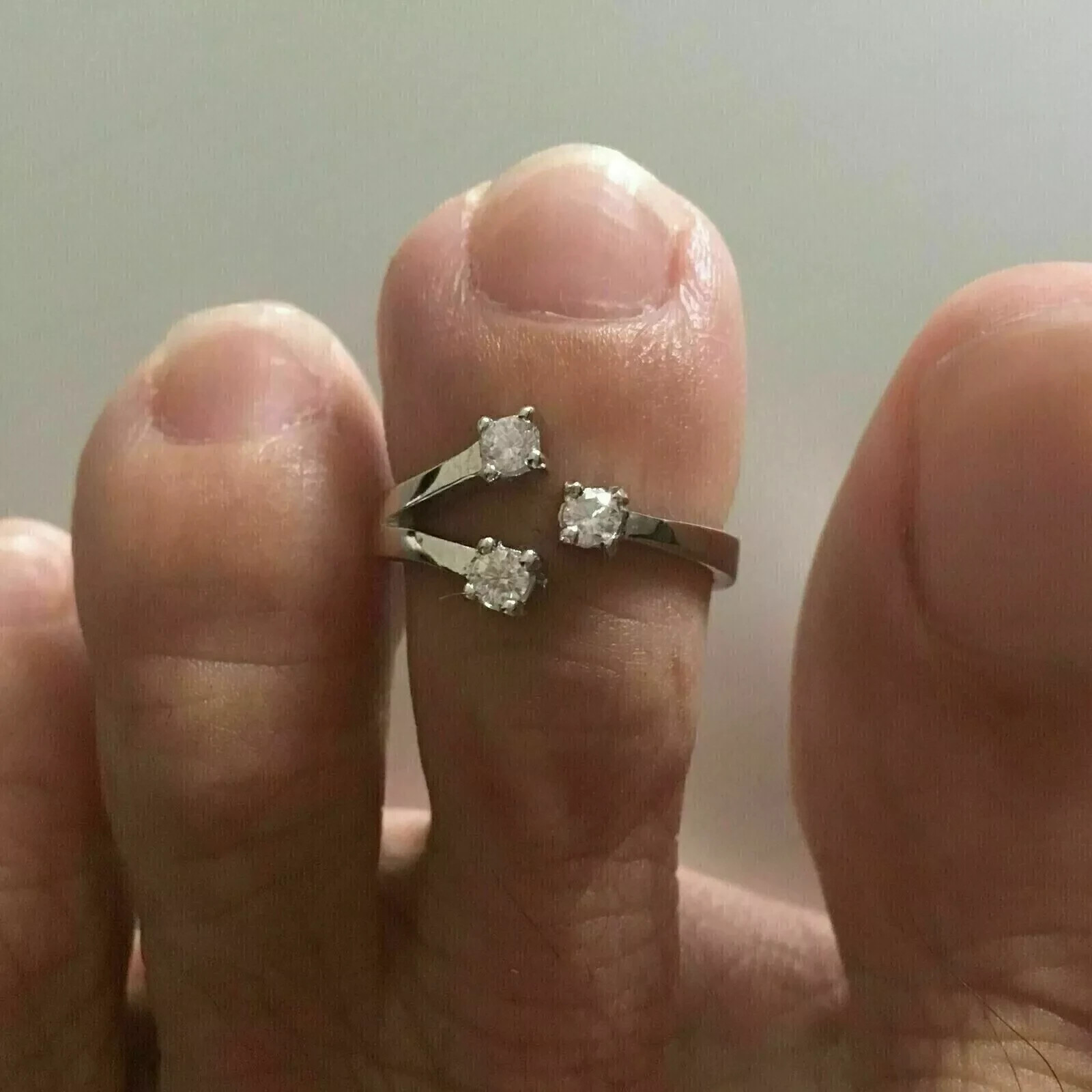 1Ct Round Cut Simulated Diamond Adjustable Toe Ring 14k White Gold Plated