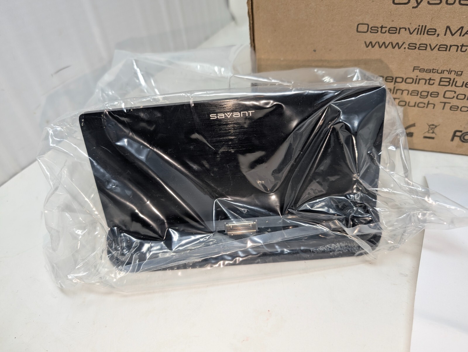 Savant DCD-100B-06 Table Top Charging and Control Dock